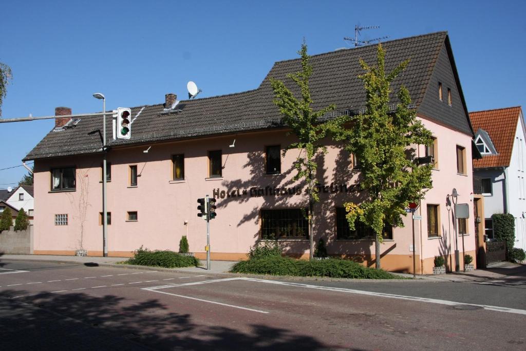 Hotel Gasthof Grüner Wald Hofheim am Taunus Exterior foto
